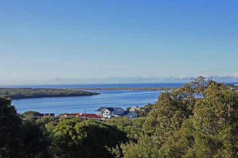 Seine Bay Apartments - Accommodation Directory 9