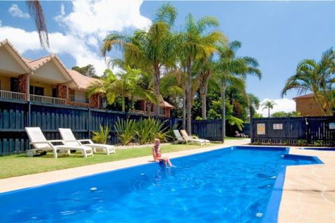 Ocean Spray Apartments - Accommodation Directory 1