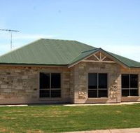Juno Court Holiday Retreat - Accommodation Directory