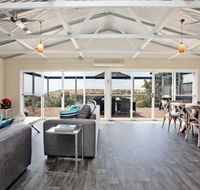 Coral Sands Luxury Beach House - Accommodation Directory