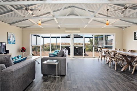 Coral Sands Luxury Beach House - Accommodation Directory 0