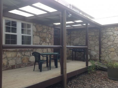 Glendon Beach House - Accommodation Directory 3