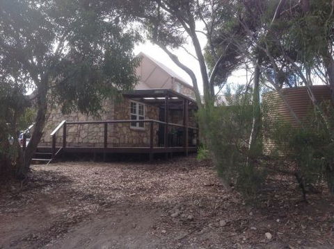 Glendon Beach House - Accommodation Directory 4