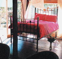 Lazy Curl - Accommodation Directory