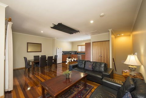 Portside Executive Aparments - Accommodation Directory 2