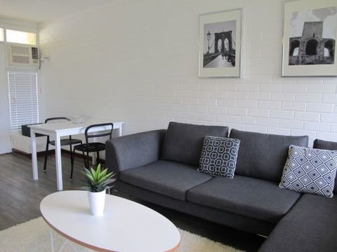 Staywest Apartments - Accommodation Directory 5