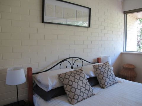 Staywest Apartments - Accommodation Directory 6