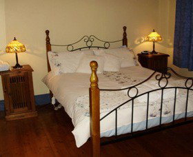 Tugin Cottage - Accommodation Directory 0