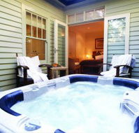 Treetops at Lochiel - Accommodation Directory