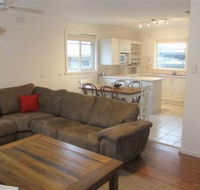 Rosebud Beach House on Kennington - Accommodation Directory