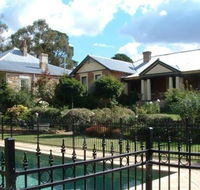 Chapel House - Accommodation Directory
