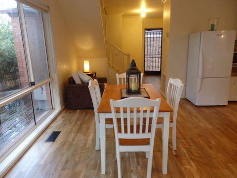 CENTREPOINT UNITS - HEIDELBERG - Accommodation Directory 7