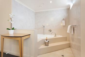 Melbourne Metropole Central - Accommodation Directory 13