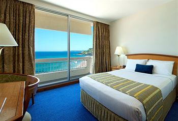 Quality Hotel NOAH'S On The Beach - Accommodation Directory 2
