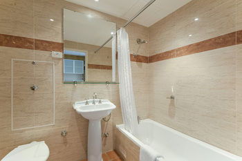 Quality Hotel NOAH'S On The Beach - Accommodation Directory 34