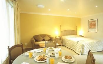 Best Western Plus The Tudor-Box Hill - Accommodation Directory 26