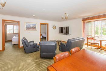 Bell Motel - Accommodation Directory 22
