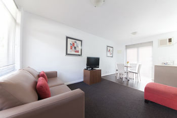 Easystay Apartments Raglan Street - Accommodation Directory 5