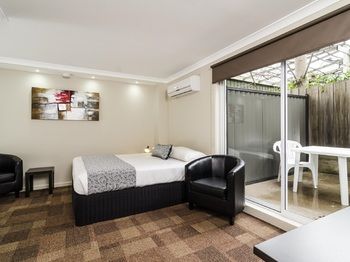 Parkville Place - Accommodation Directory 7