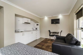 Parkville Place - Accommodation Directory 19
