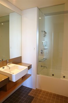 Alpha Hotel Eastern Creek - Accommodation Directory 17