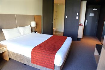 Alpha Hotel Eastern Creek - Accommodation Directory 21