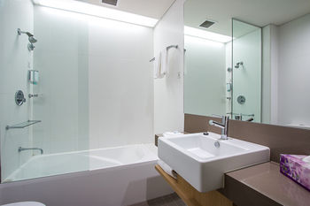 Alpha Hotel Eastern Creek - Accommodation Directory 22