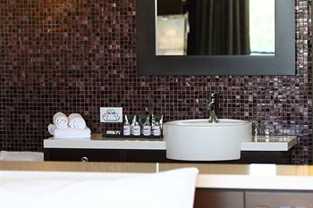 Chateau Elan - Accommodation Directory 3