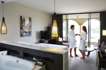 Chateau Elan - Accommodation Directory 25