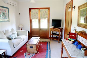 Carriages Boutique Hotel - Accommodation Directory 9