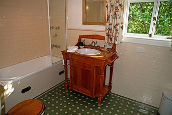 Carriages Boutique Hotel - Accommodation Directory 16