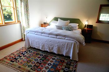 Carriages Boutique Hotel - Accommodation Directory 19