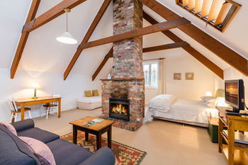 Carriages Boutique Hotel - Accommodation Directory 38
