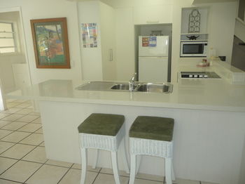 Sunset Cove Noosa - Accommodation Directory 0