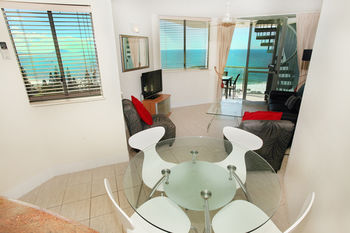 Malibu Mooloolaba - Accommodation Directory 26