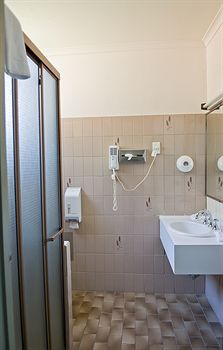 Lamplighter Motel - Accommodation Directory 10