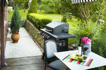 Crimson Villa - Accommodation Directory 6