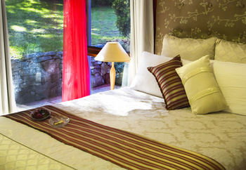 Crimson Villa - Accommodation Directory 10