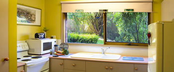 Crimson Villa - Accommodation Directory 16