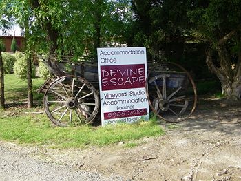 De'Vine Escape - Accommodation Directory 3
