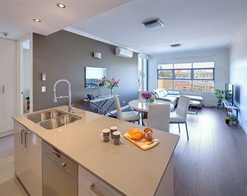 Zara Tower - Luxury Suites And Apartments - Accommodation Directory 2