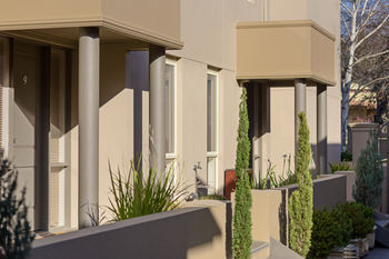 Apartments @ Kew Walpole Gardens - Kew Serviced Townhouses - Accommodation Directory 3