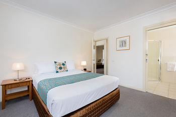 Apartments @ Kew Walpole Gardens - Kew Serviced Townhouses - Accommodation Directory 7