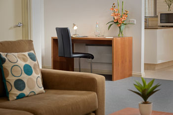 Apartments @ Kew Walpole Gardens - Kew Serviced Townhouses - Accommodation Directory 11
