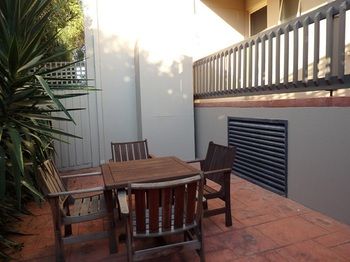 Apartments @ Kew Walpole Gardens - Kew Serviced Townhouses - Accommodation Directory 13