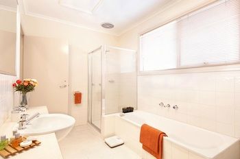 Apartments @ Kew Walpole Gardens - Kew Serviced Townhouses - Accommodation Directory 17