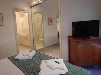 Apartments @ Kew Walpole Gardens - Kew Serviced Townhouses - Accommodation Directory 20