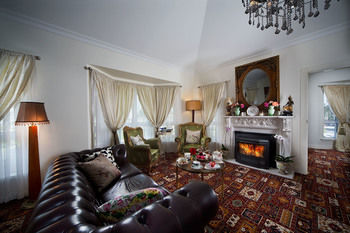 Katoomba Manor - Accommodation Directory 2