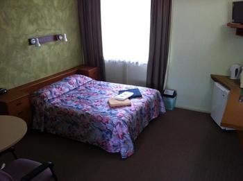 Bushmans Retreat Motor Inn - Accommodation Directory 11