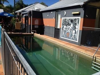 Noosa Backpackers Resort - Hostel - Accommodation Directory 2